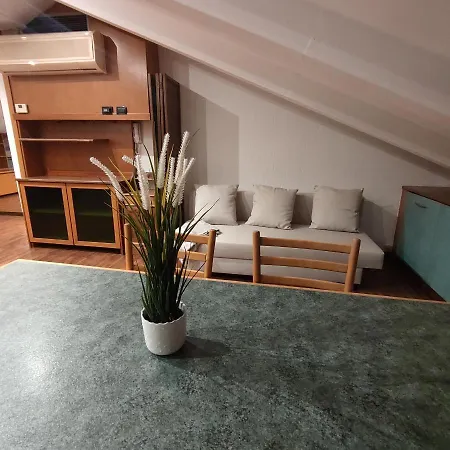 Loft Mansardato Apartmán